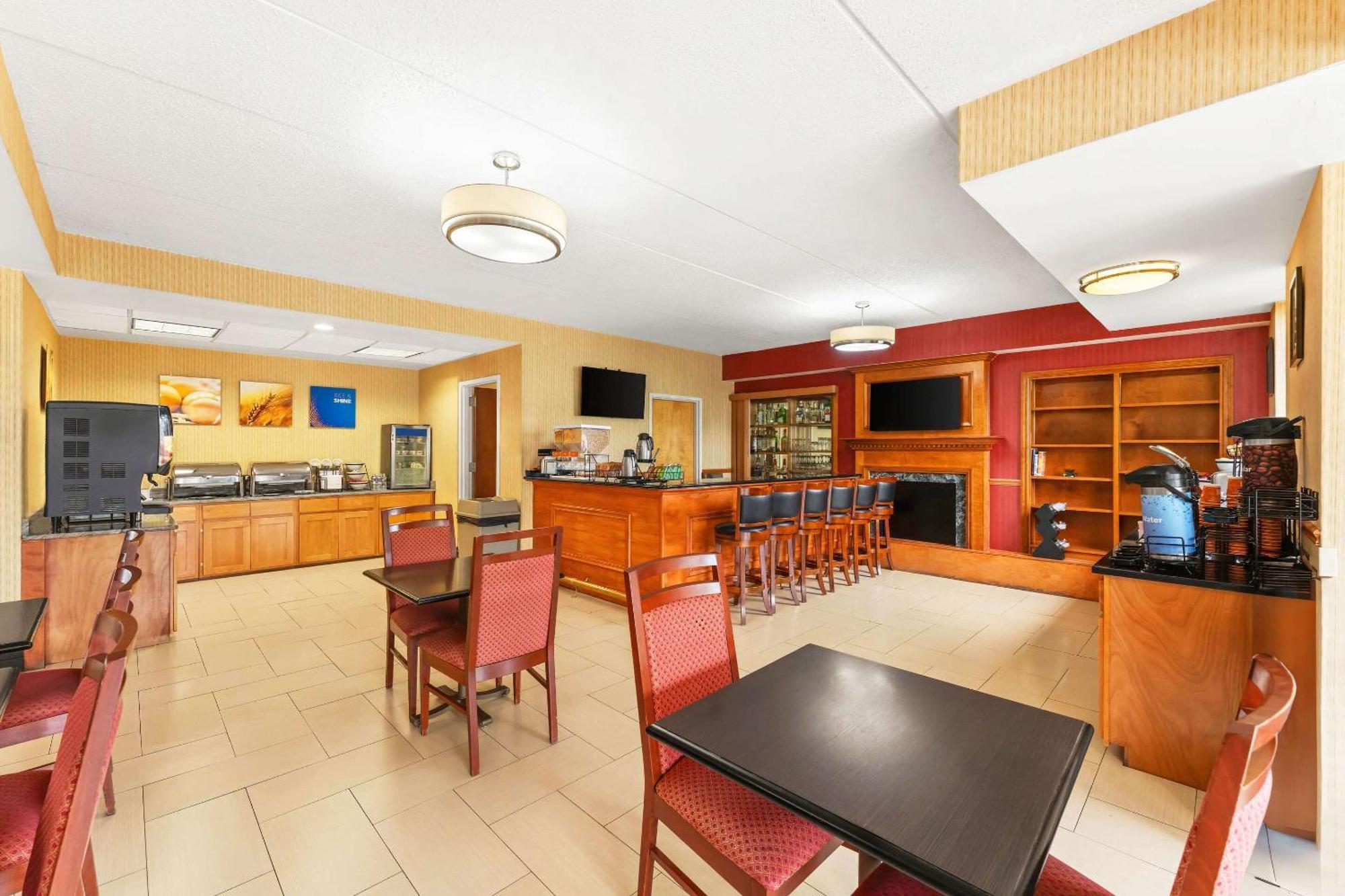 Comfort Inn Lehigh Valley West Fogelsville Exterior photo