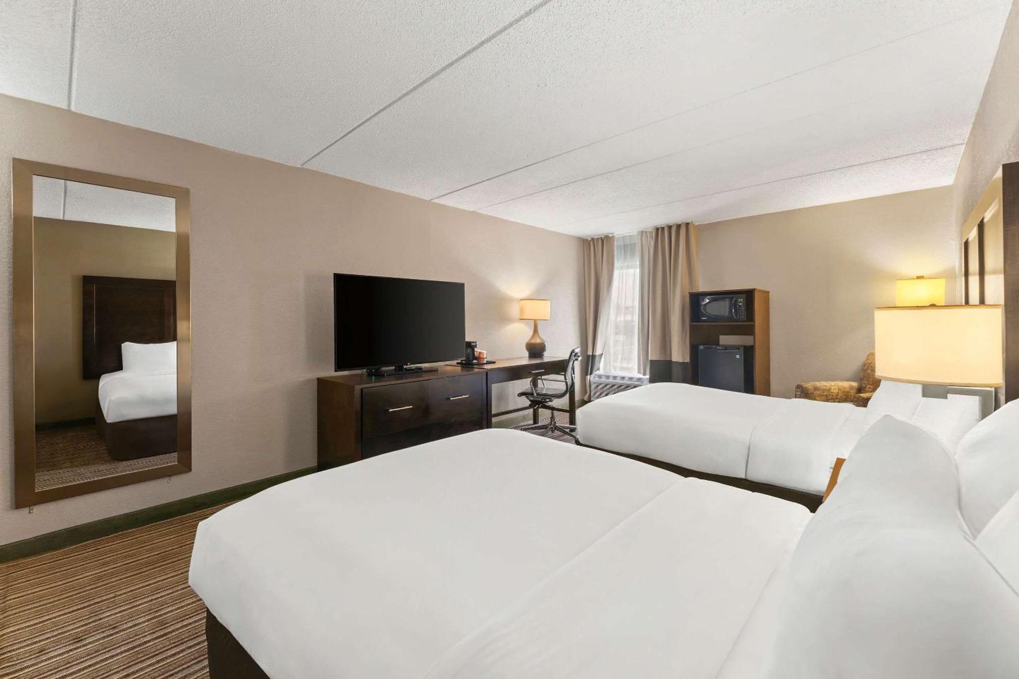 Comfort Inn Lehigh Valley West Fogelsville Exterior photo