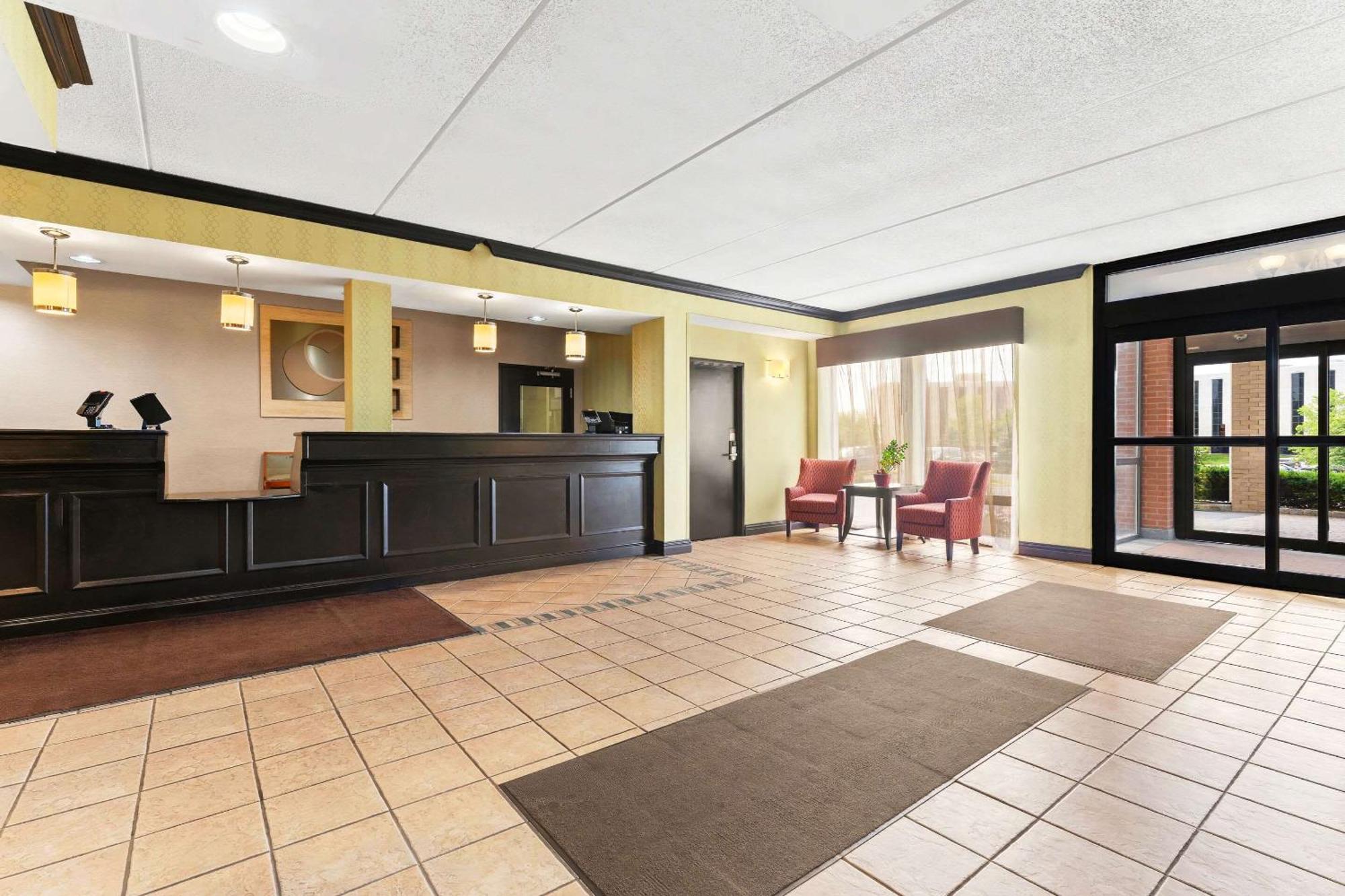 Comfort Inn Lehigh Valley West Fogelsville Exterior photo